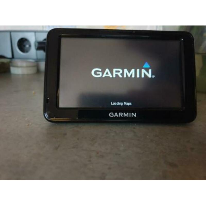 garmin nuvi 2495LM (life time updates)