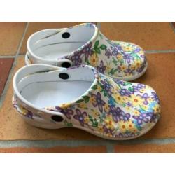 Carnaval - Nieuwe gekleurde Schoenen met bloemen - tomaten