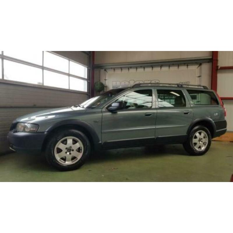 Volvo XC70 2.4 D5 Comfort Line Automaat Youngtimer