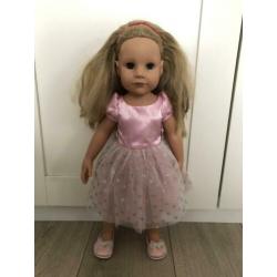 Prachtige Götz pop met extra kleding