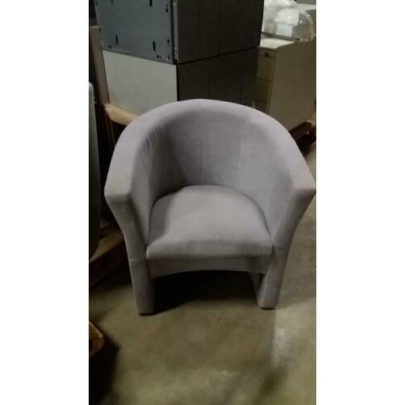 nog 6 knappe lichtgrijze clubjes stoelen fauteuils