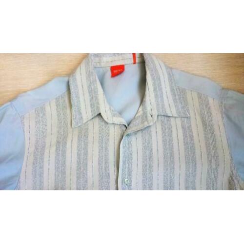 BOSS ORANGE lichtblauwe heren blouse. korte mouwen, maat M/L