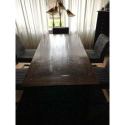 Mooie koloniale tafel
