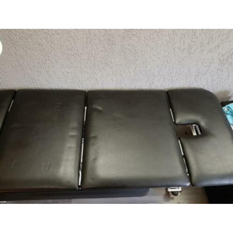 Mooie electrise massagetafel te koop.