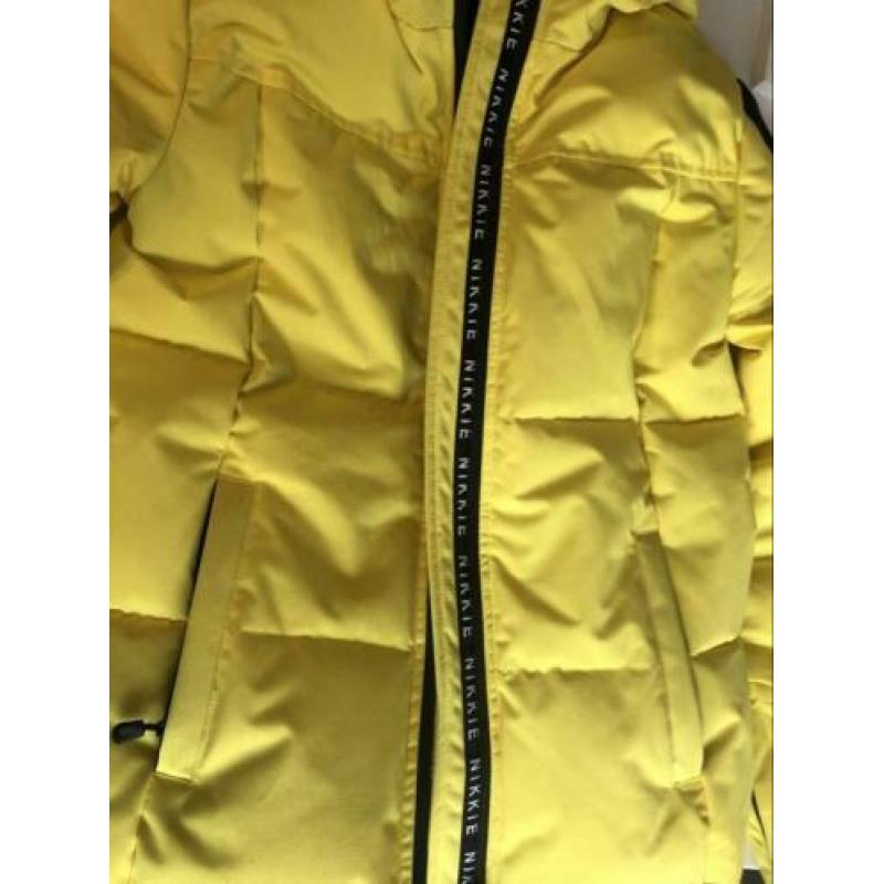 NIKKIE winter(sport)- jas. Geel. Maat XS/34