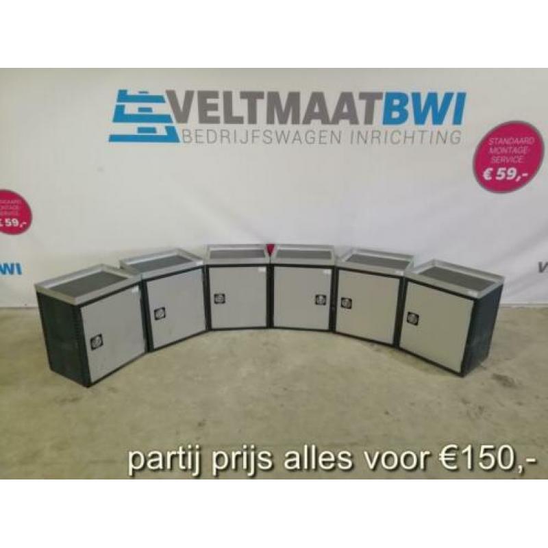 Partij BOTT kasten met deur aluminium kast 6 voor €150,- bus