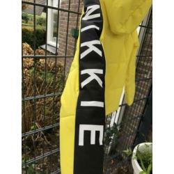 NIKKIE winter(sport)- jas. Geel. Maat XS/34