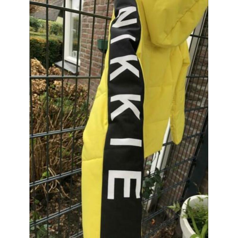 NIKKIE winter(sport)- jas. Geel. Maat XS/34