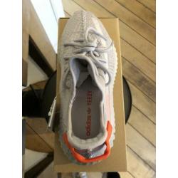 Yeezy boost 350 V2 Tail light (42)