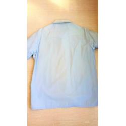 BOSS ORANGE lichtblauwe heren blouse. korte mouwen, maat M/L