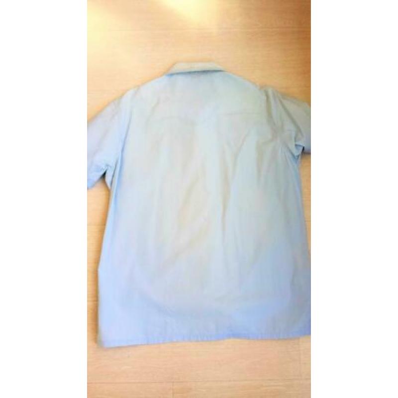BOSS ORANGE lichtblauwe heren blouse. korte mouwen, maat M/L