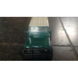 Speelgoed auto beetje besgaadegd