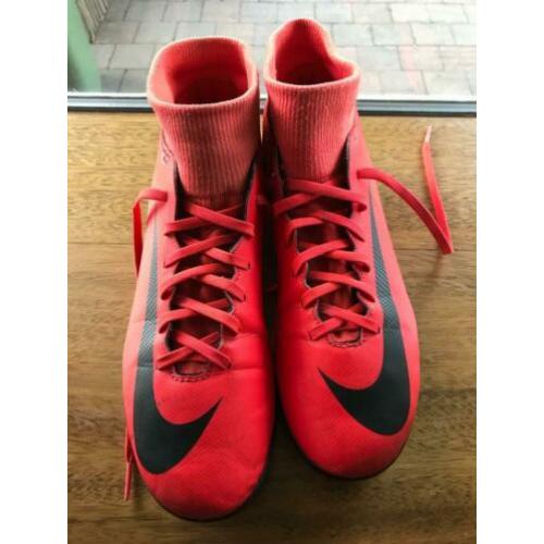Nike voetbalschoen met sokjes