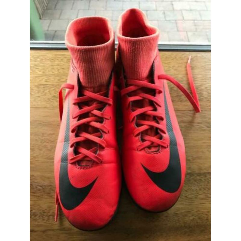 Nike voetbalschoen met sokjes