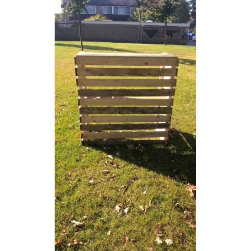 2 Houten barren, zelf gemaakt, buitenshuis