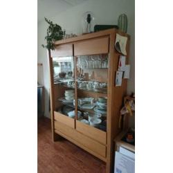 Zware eikenhouten kast