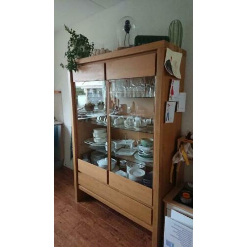 Zware eikenhouten kast