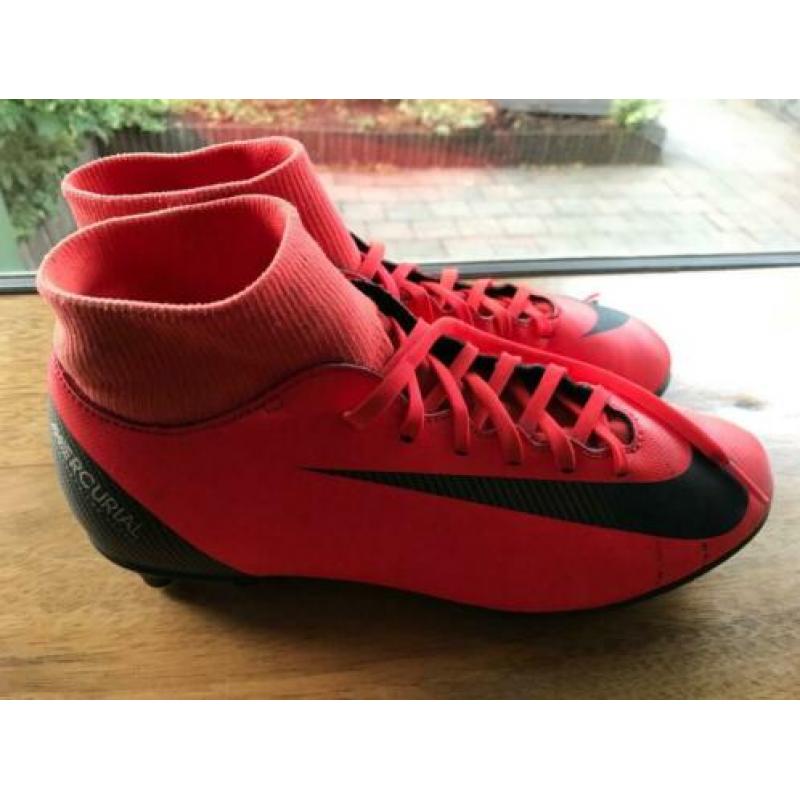 Nike voetbalschoen met sokjes
