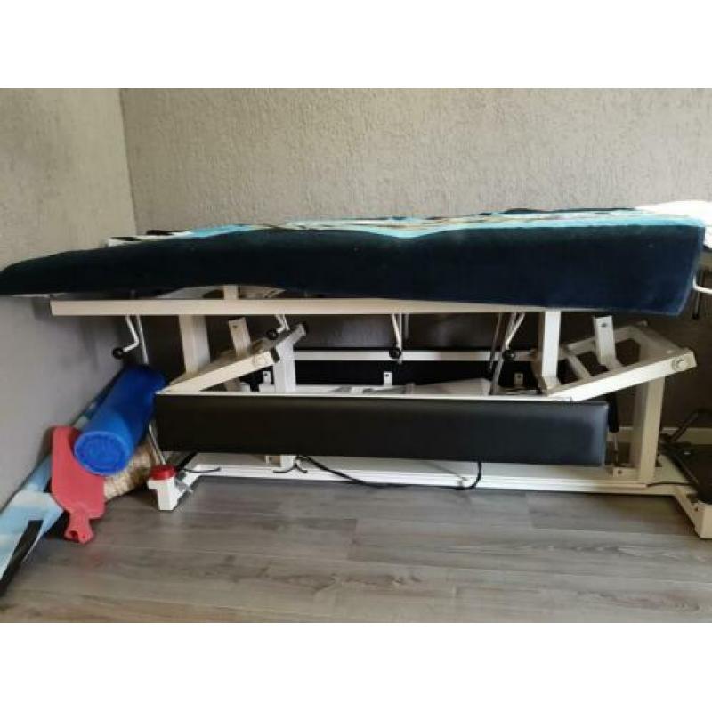 Mooie electrise massagetafel te koop.