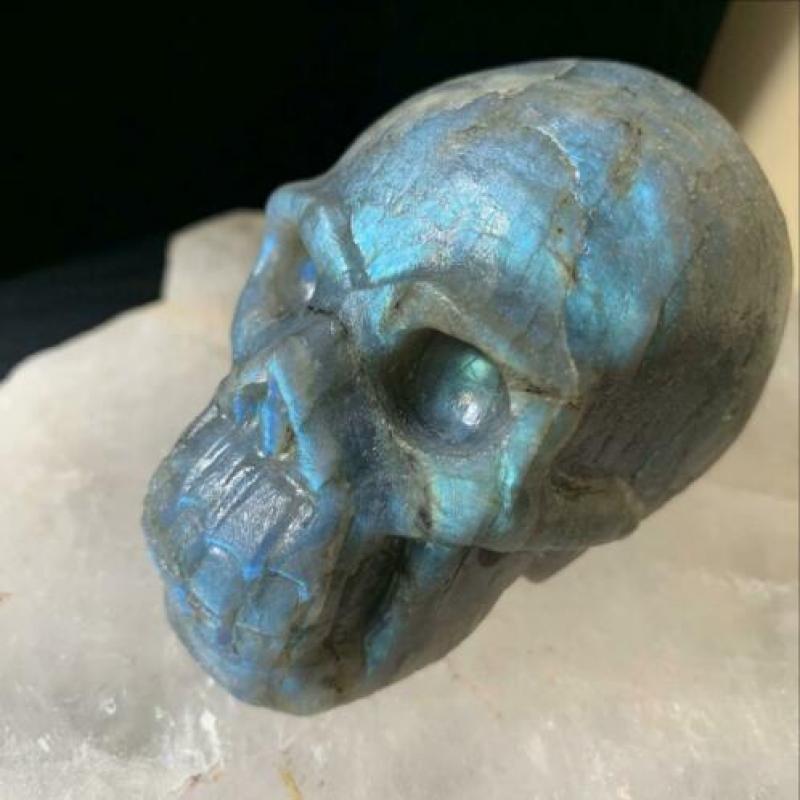 Labradoriet spectroliet schedel skull meditatie magie yoga