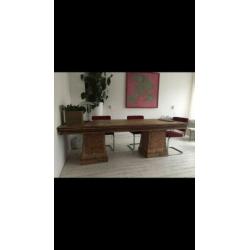 Mooie grote eettafel