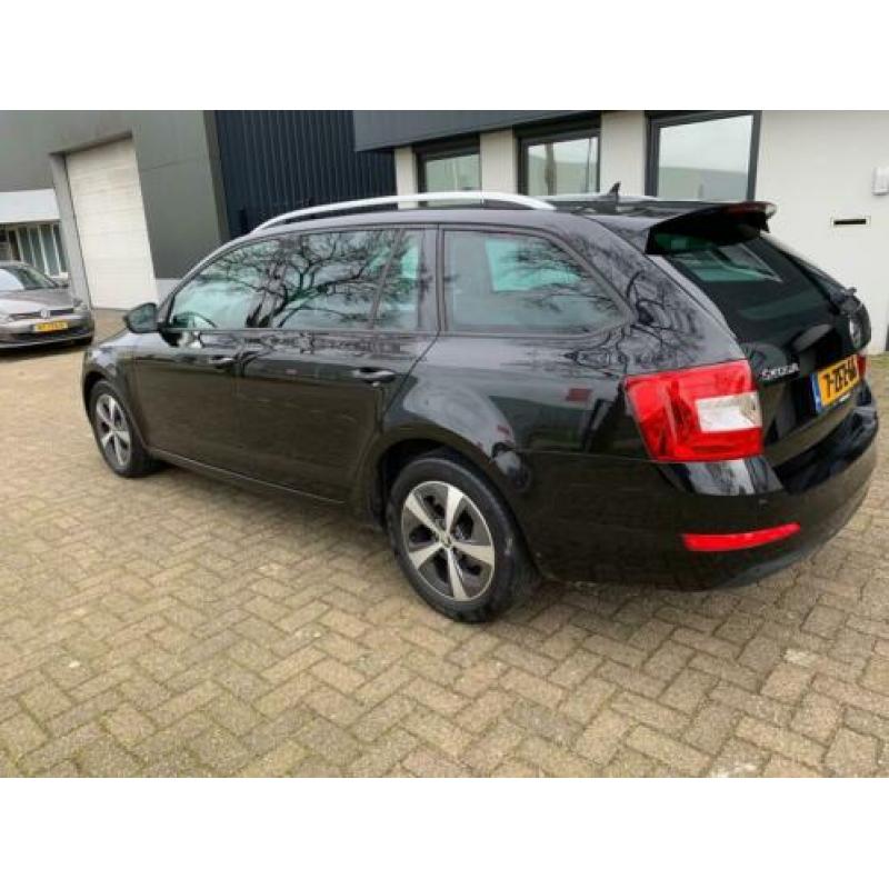 Skoda Octavia 1.6 TDI 81KW Greenline Combi 2014 Zwart