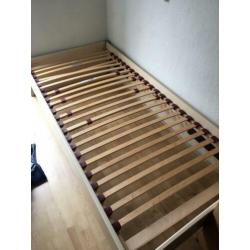 Eenpersoonsbed 90x200 met lattenbodem