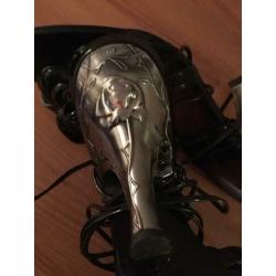 Aparte zwarte lak leren pumps met aparte hak van Guess, 37