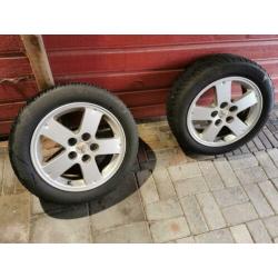 lichtmetalen velgen met winterbanden. 5x114,3 Mitsubishi
