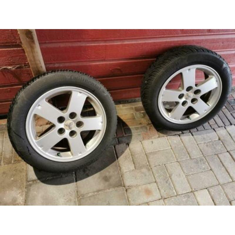 lichtmetalen velgen met winterbanden. 5x114,3 Mitsubishi