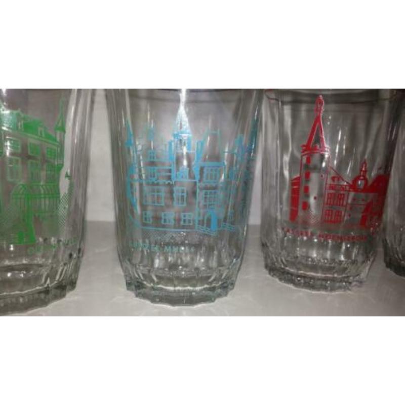 6 retro glazen met elk Limburgs kasteel erfgoed print