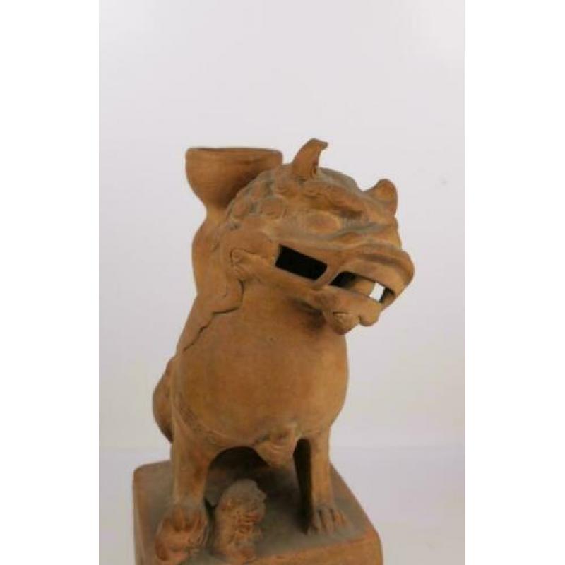 mooi gedetailleerd beeld Chinese leeuw Terracotta.