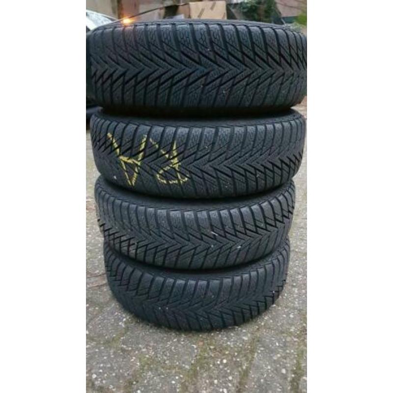 Winterset Staal met Continental 175/65 R14 winterbanden