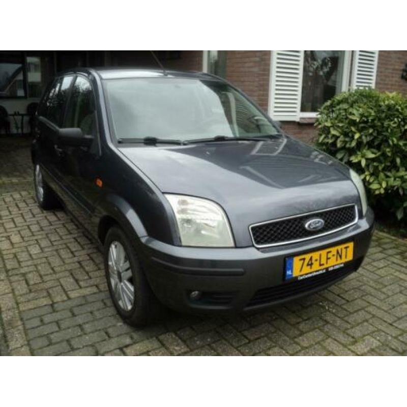 Ford Fusion 1.6 16V 2002 Grijs