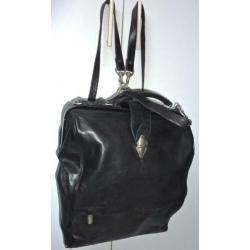 BEAR DESIGN zwarte tas (groot) + BRUINE leren tas (kleiner)