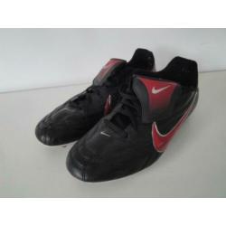 "nike" veldsportschoenen - maat 38,5