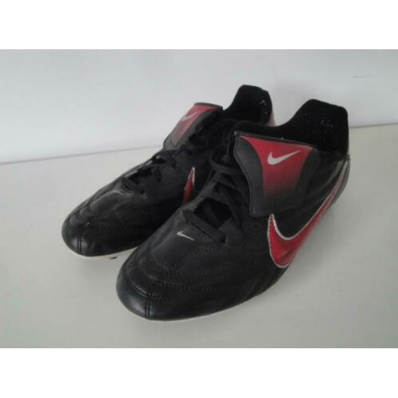 "nike" veldsportschoenen - maat 38,5
