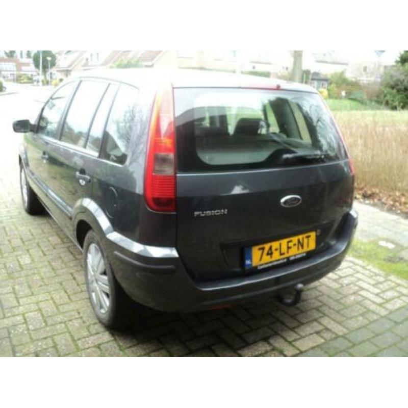 Ford Fusion 1.6 16V 2002 Grijs