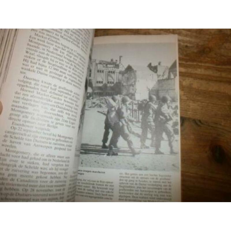 eisenhower geallieerde opperbevelhebber met fotos uit wo2