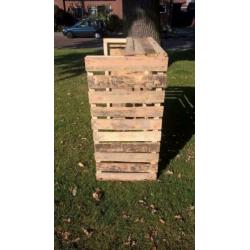 2 Houten barren, zelf gemaakt, buitenshuis