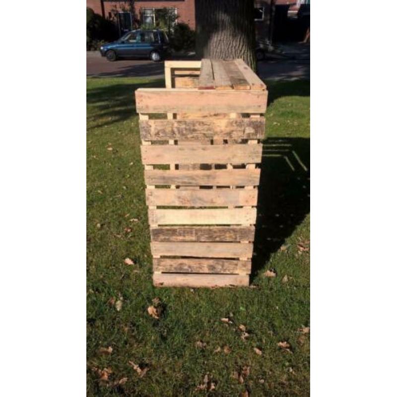 2 Houten barren, zelf gemaakt, buitenshuis