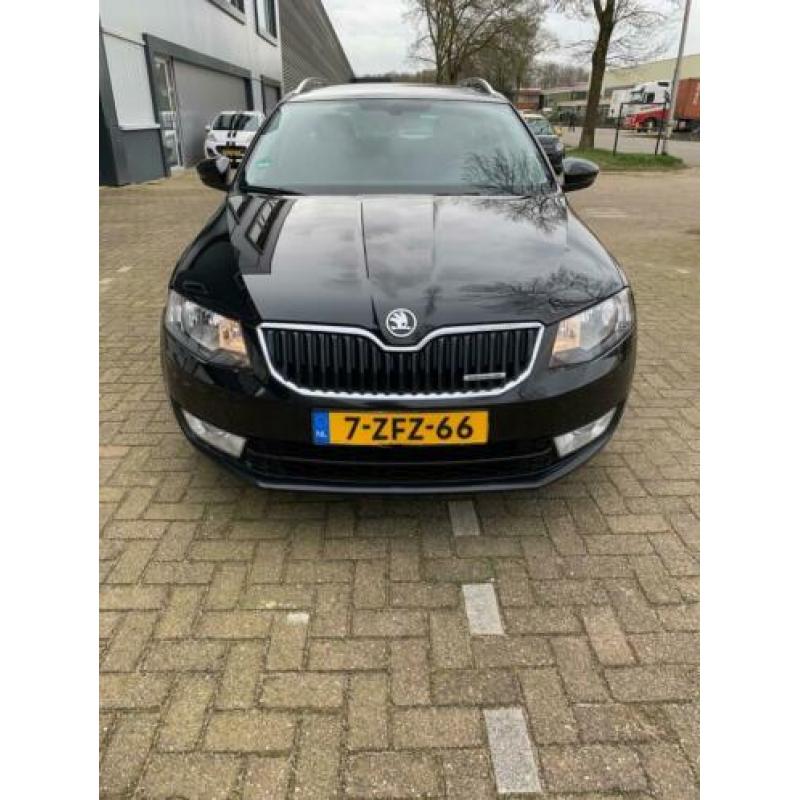 Skoda Octavia 1.6 TDI 81KW Greenline Combi 2014 Zwart