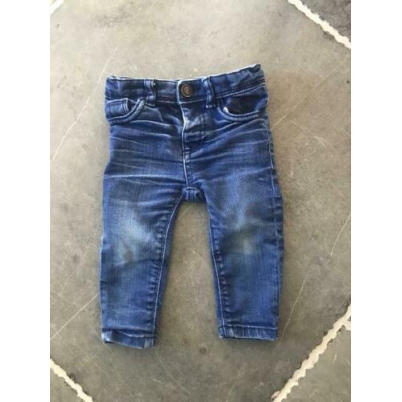 Stoere spijkerbroek van River Island mini. 9-12 maanden