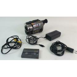 Sony Handycam CCD-TR713E, HI-8 Video 8 camcorder. 5A3