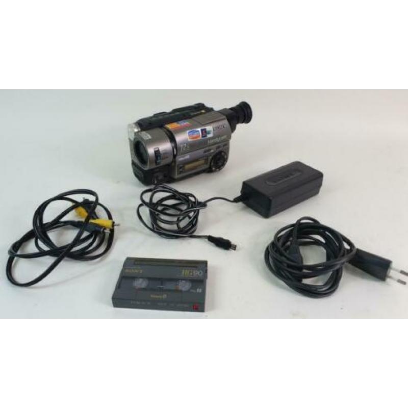 Sony Handycam CCD-TR713E, HI-8 Video 8 camcorder. 5A3