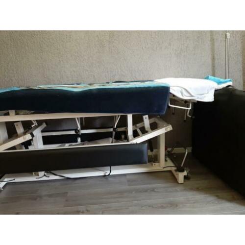 Mooie electrise massagetafel te koop.