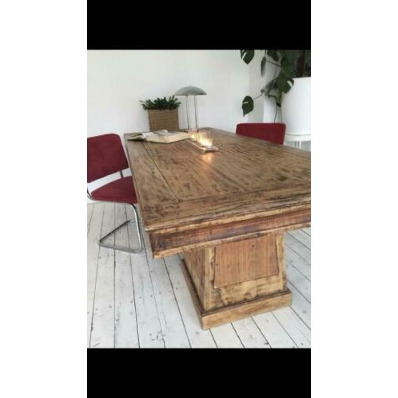 Mooie grote eettafel