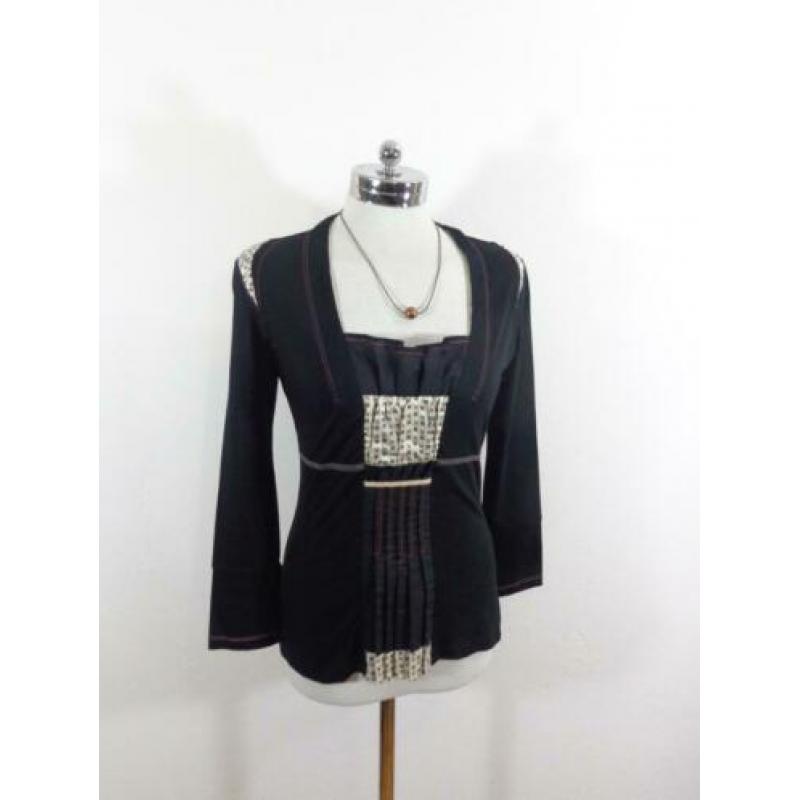 Maat 38 Apart shirt ( Merk Eva Kayan )Nr RR74*