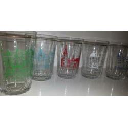 6 retro glazen met elk Limburgs kasteel erfgoed print