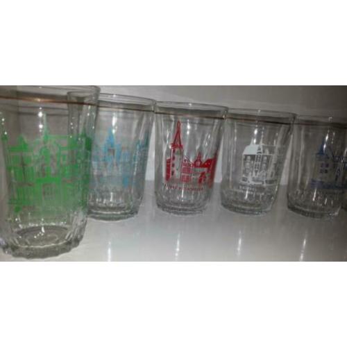 6 retro glazen met elk Limburgs kasteel erfgoed print